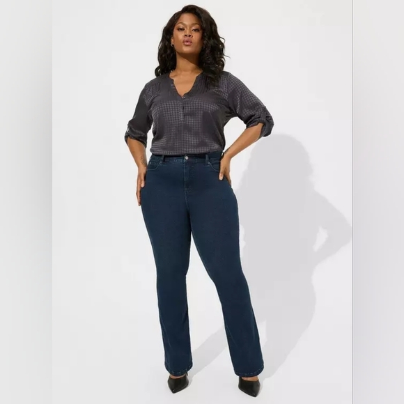 Torrid Trio Bootcut Flare Jeans High Rise Stretchy Dark Wash Plus Size 28 30 - Picture 1 of 11